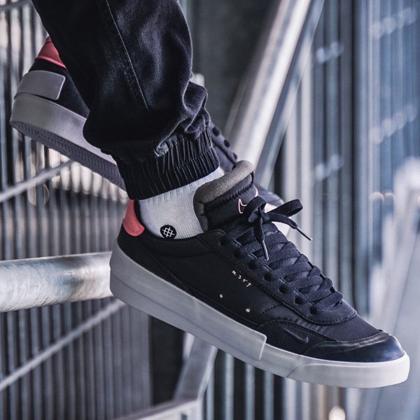 nike drop type lx black pink
