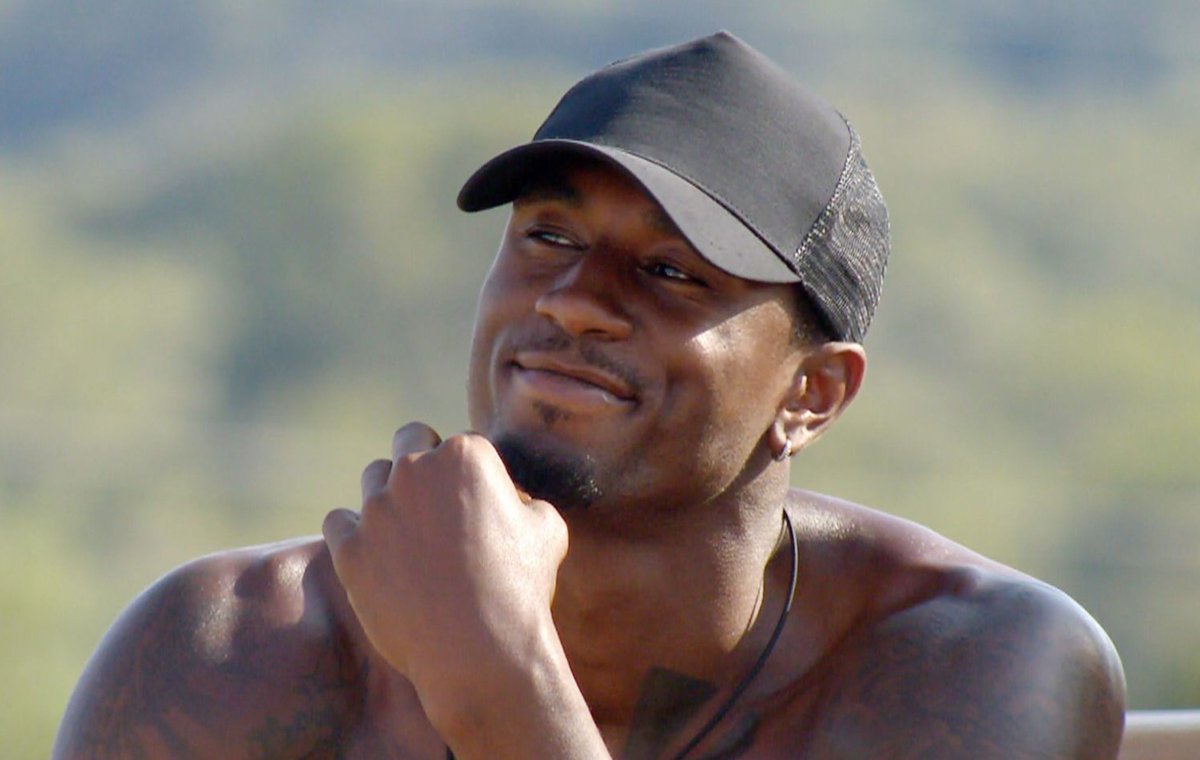 FreyaTesting's tweet photo. Imagine if Ovie got dumped.. I mean just look at him #loveIsland https://t.co/9yMZfTY1ZS