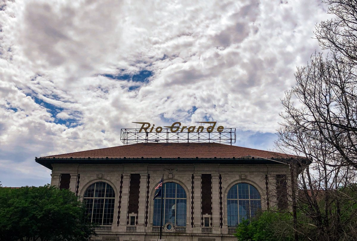KSLcom's tweet image. It’s the end of the line for the current Rio Grande Depot sign, which has been a fixture in downtown Salt Lake City for 6 decades. ksl.com/article/466019…