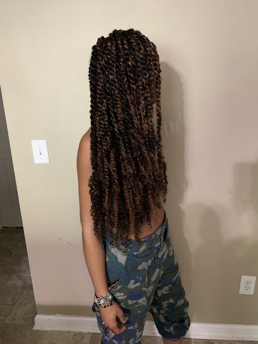 🚨BACK TO SCHOOL DEAL🚨 
All styles by Téjah $90 until August 27th OR bring a friend for $170 ($80 each) dm for booking #hair #twist #locs #atlanta #georgia #localhair #blackgirlmagic #stylist  #boxbraids #georgiastate #westgeorgia  #gsu19 #gsu20 #gsu21 #gsu22 #gsu23