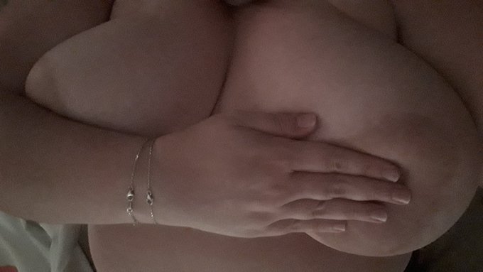 et bonne nuit !! 😍😍 #dormirnue #grossepoitrine #bonnetG #bigboobs #naked #grosseins #nue https://t.c<a href="/tag/dormirnue"class="tags">#dormirnue</a><a href="/tag/grossepoitrine"class="tags">#grossepoitrine</a><a href="/tag/naked"class="tags"><span>#naked</span></a><a href="/tag/bigboobs"class="tags"><span>#bigboobs</span></a><a href="/tag/nue"class="tags"><span>#nue</span></a><a href="/tag/grosseins"class="tags"><span>#grosseins</span></a><a href="/tag/bonnetg"class="tags"><span>#bonnetg</span></a>