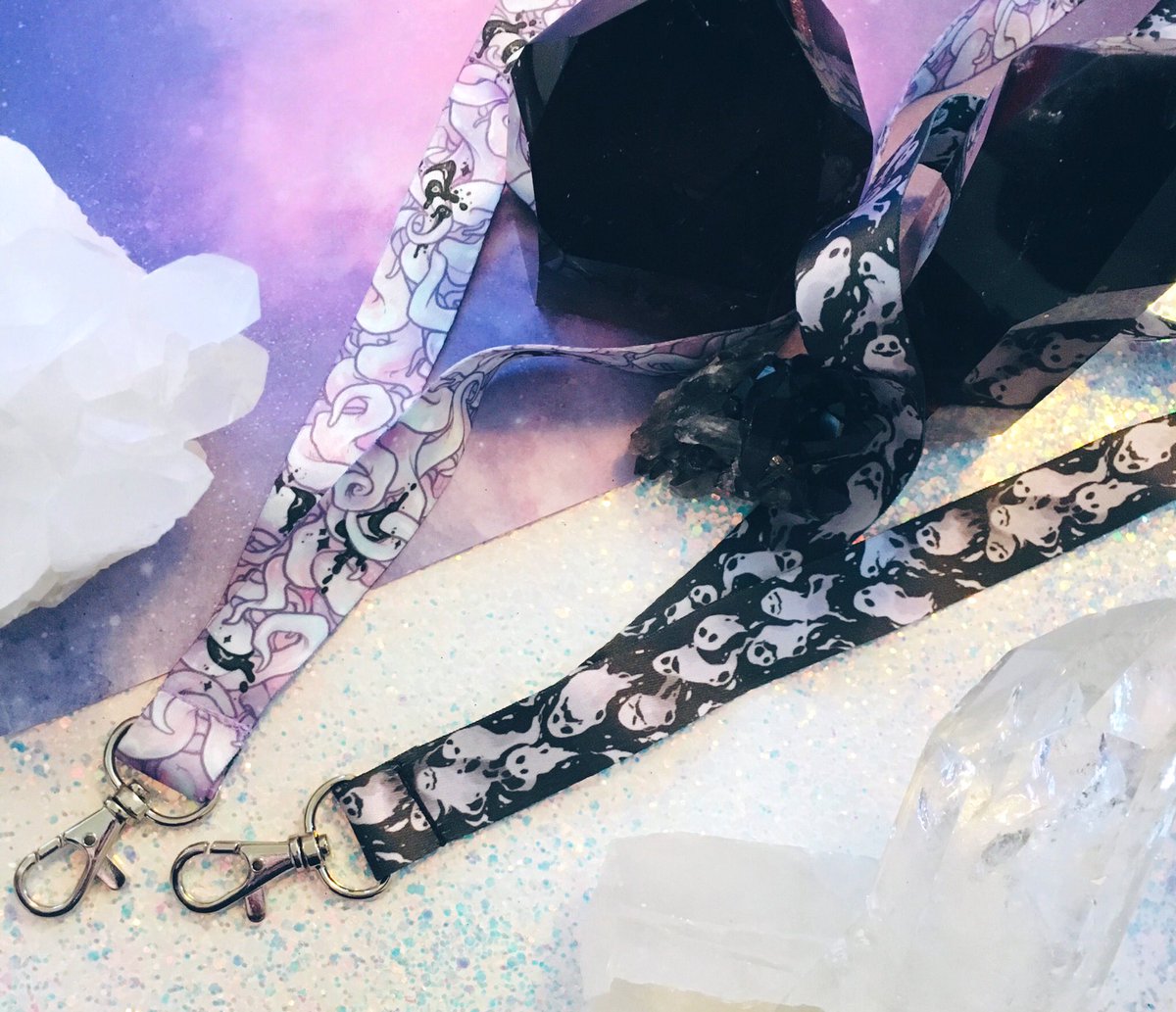 Inbetween all my work, been doing my first ever `merch photos' and lemme tell ya

I am not very good at it ✨ 