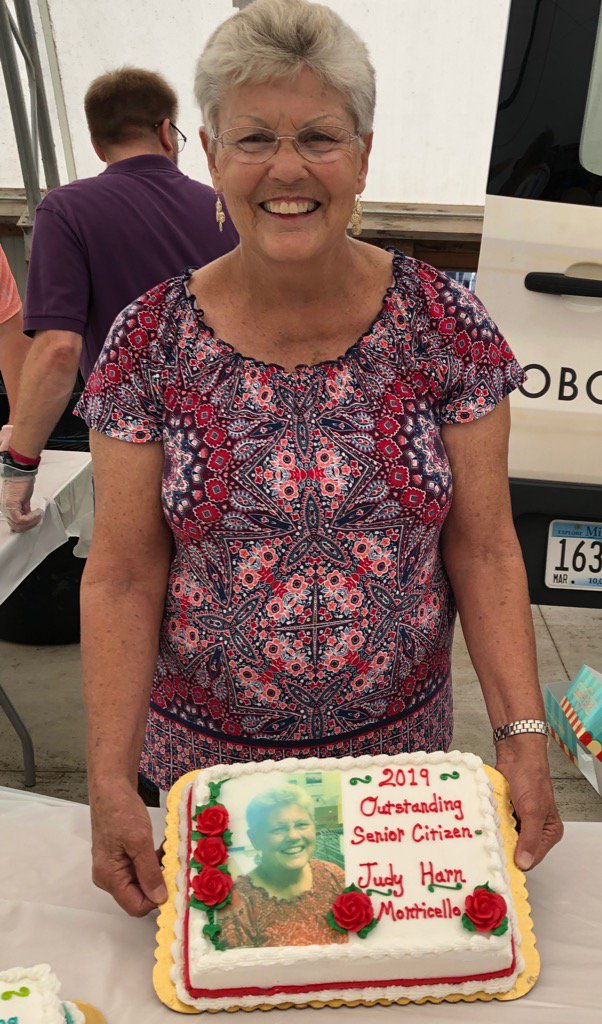 euteneuer3's tweet photo. So proud of my mom! She has the biggest ❤️ and is the most kind and giving person! You amaze me! Congrats!I love you! https://t.co/l14Mzvw795