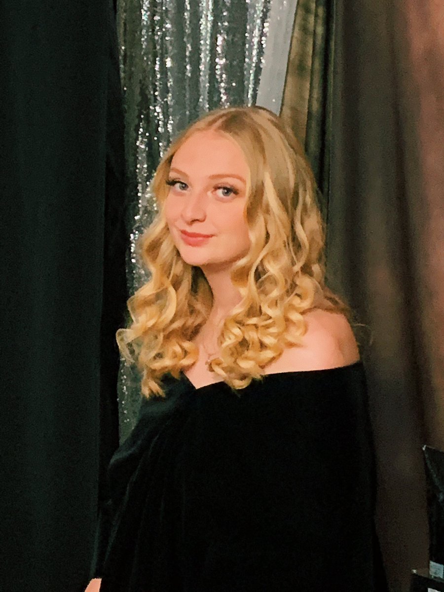 Senior Portraits :)