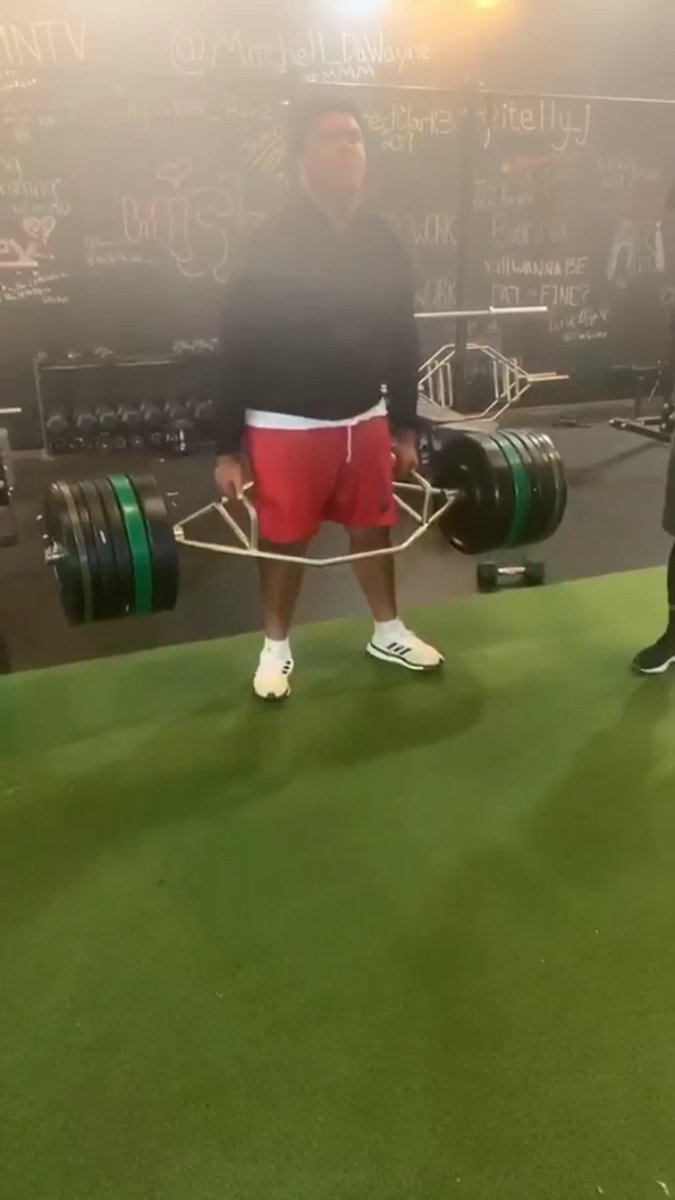 DeossieLYancey's tweet photo. 6 DAYS!!! WE got 6 days till the season starts!! I have been preparing for this for months!!!
@SJ23Football @sj23coachrich @CoachDougSmith_ let's eat!!!
@poole_szn #TrainwithAP #linemanissues #gridiron #gridirongang #nolinenoshine @linemanissues @linemanfootball https://t.co/5jVQIZxuLN
