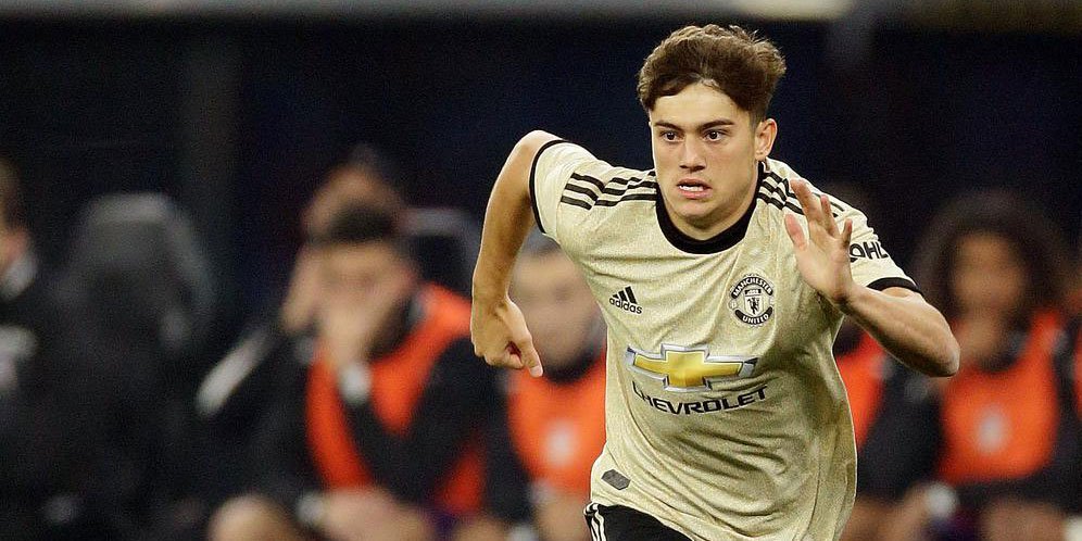 asiagol123's tweet photo. Layakkah Daniel James Dijuluki Ryan Giggs Baru?
Para pemain muda Manchester United mampu unjuk gigi di laga pramusim 2019/2020. Salah satu pemain yang mengundang decak kagum adalah winger Daniel James. Dia mendapat julukan 'Ryan Giggs baru'.
Daniel James adalah pemain baru di https://t.co/yz23X8eqTt