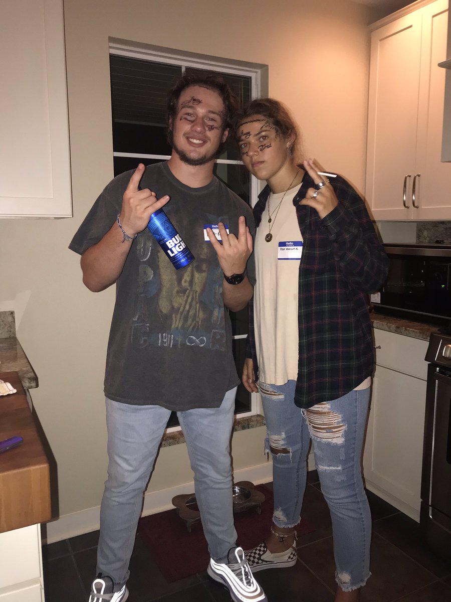 jordan_eberts's tweet photo. yo @rriproarin how’s the post malone outfits looking? https://t.co/eKpCLndiHk