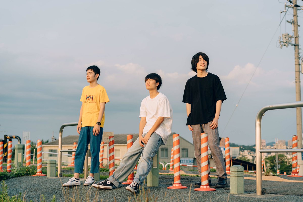 the_paddles's tweet photo. 【🚣重大発表②🚣】

1st mini album『EVERGREEN』
全国リリースに伴い、

「the paddles TOUR 2019-20 “EVERGREEN”」

開催決定 &amp; 新アーティスト写真公開！📸
photo by おがたく(@ogataku_)

ツアー初日は

10/27(日) 寝屋川VINTAGE

です！
その他詳細は後日発表！ https://t.co/F0sX8lcXcM