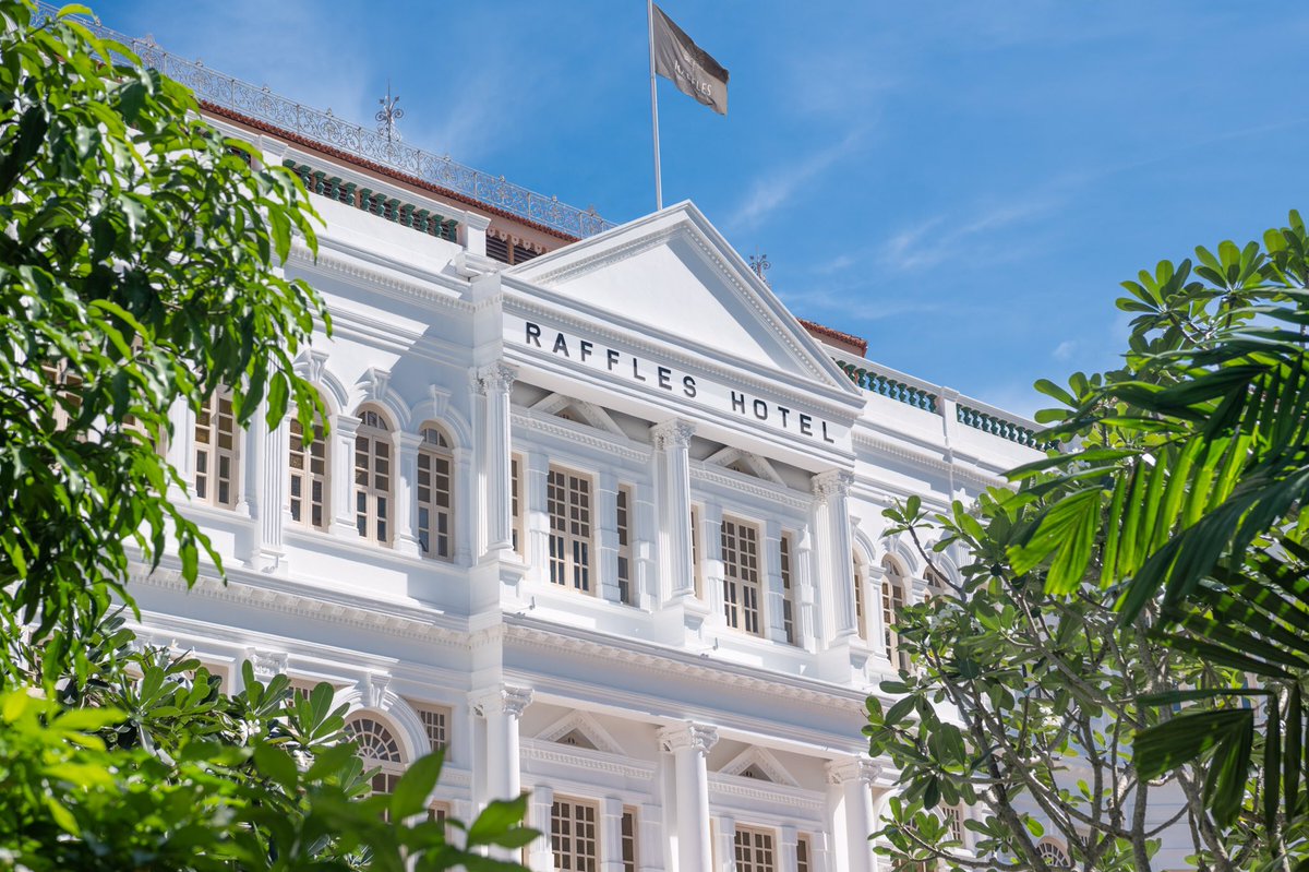 RafflesHotelSIN's tweet photo. Rediscover history with a luxurious family #staycation for local residents. From curated child-friendly amenities and activities to an extensive wellness journey at #RafflesSpa, take a break from the unbridled energy of the city at https://t.co/Z3pS3sRMnf⁠⠀
⁠⠀
#RafflesHotel https://t.co/nfCiWFD8FV