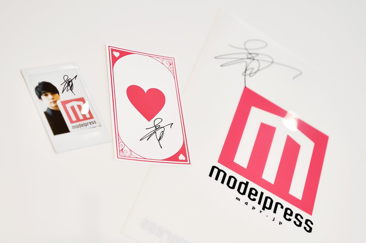modelpress's tweet photo. @ryo_staff @amuse_mobile 【プレゼント🎁】 #吉沢亮 さんサイン入りチェキ＆グッズを計3名様に❤

①モデルプレス＆アミュモバのTwitter（ @amuse_mobile  ）をフォロー
②このツイートをRT
③応募フォームに必要事項を入力

当選連絡はDMにて💌8/10正午締め切り

応募はこちらから🔻
https://t.co/gykATqw6J6 https://t.co/yTHfhqJE0A