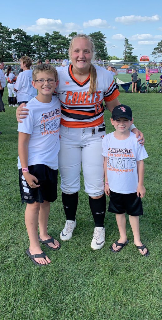 laurakwalker's tweet photo. Congratulations Comet Softball!  So proud of you! 🧡🥎🖤☄️   @gebelsad @danasull @kadykorbel @BrianBohlen https://t.co/Qo32e462GN
