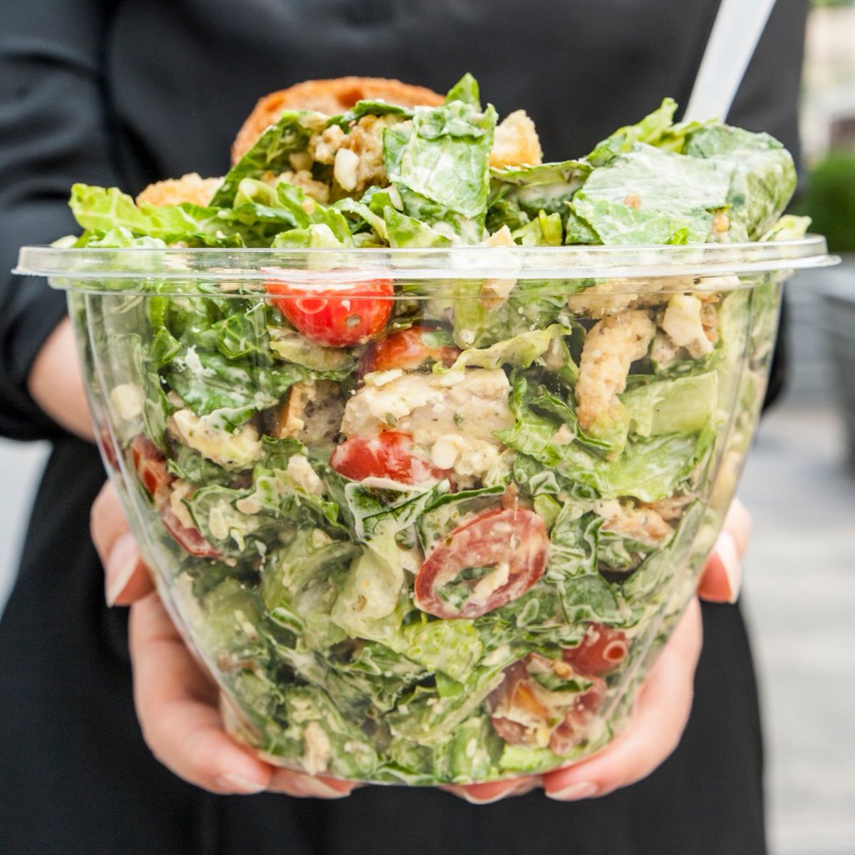 Chopt's tweet photo. We've featured a #CustomerCraft each week for 3 years & given out 140+ free salads. Share whats in your #CustomerCraft for a chance to win free salad! Sammi gets romaine, chicken, tomatoes, avocado, croutons, shallots, pepper jack cheese, quinoa crisps & Mexican Goddess. https://t.co/PbCi3kutsi