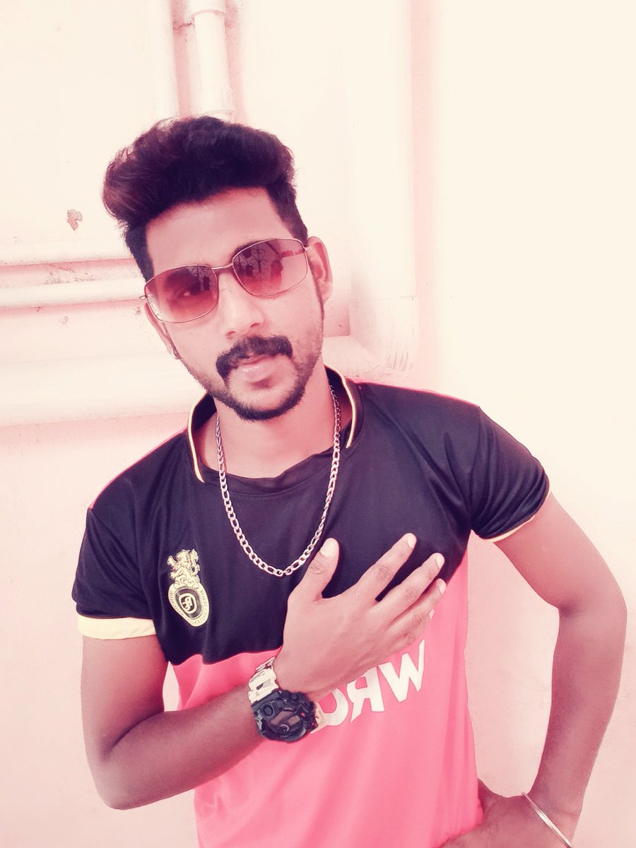 Vijayprashant20's tweet photo. @RCBTweets #Rcbfan #Viratfan #Abdfan @RajaRaj99540704 @Keerthivijay55 @mersal_kasi @ThalapathySquad @VijayFansTrends @Itz_Selvafavz @rcbfanarmy https://t.co/9vseSI1dnb