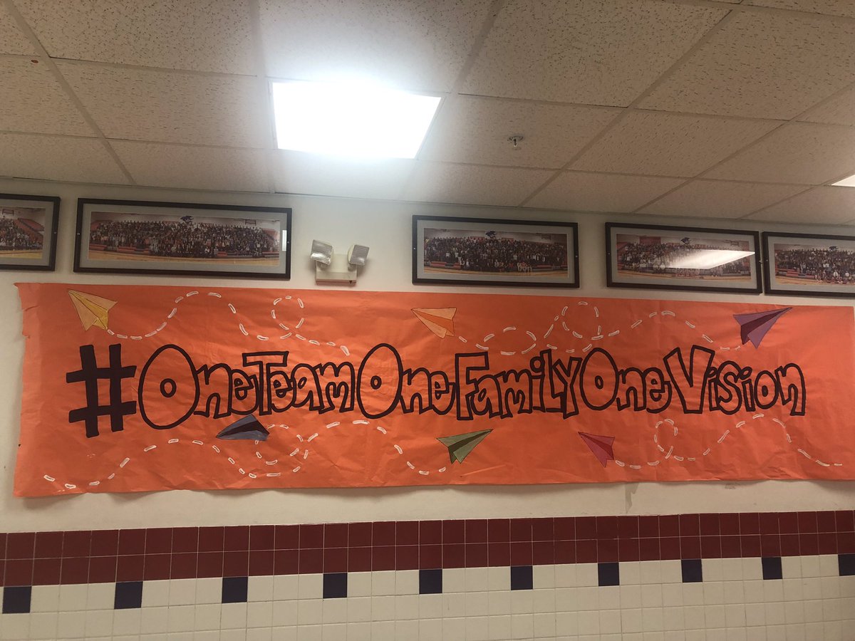 PrincipalEwing's tweet photo. The South Garland Early College High School is proud of the amazing family support! #ColonelCulture @Vsan22Victoria @sgechs @SGHS_Colonels @OBanion_Bisons @SHMS_Colts @CCBMS_Braves @rlopez42 @jsolis62 @wells_jovan @MMidaM @RayRrmerril @jsharwel @gisdmagnets https://t.co/8ouukeaLV4