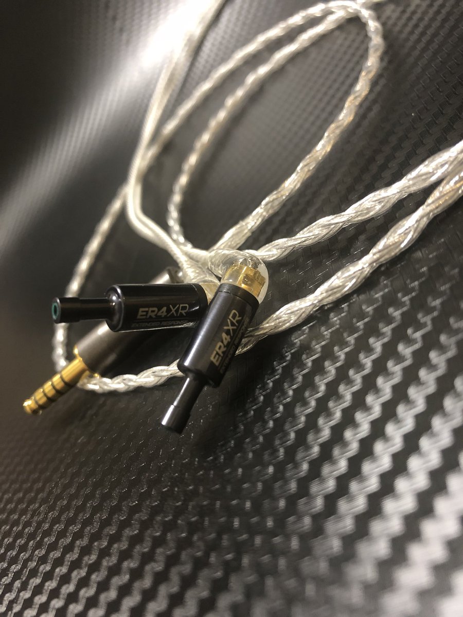 ESSENCE_AUDIOjp's tweet photo. 《ER4XR専用リケーブル》
純正ケーブルから型を取り、ぴったり合う様に製作。

#ESSENCE__AUDIO #er4xr #ETYMOTIC_RESEARCH #topura https://t.co/nRLpZ4XjkS