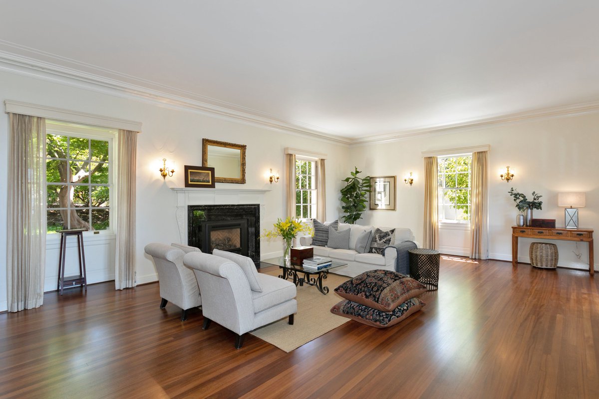 grubbco's tweet photo. This distinguished 1930's home designed by Williams and Wastell enjoys surrounding gardens and captures broad Bay views!:
https://t.co/8zdGz7NPaF
#berkeley #1930s #berkeleyestate #berkeleyhome #livingroom #diningroom #fireplace #realestate @LeadingRE @LuxuryPortfolio #grubbco https://t.co/tQjukluQPv