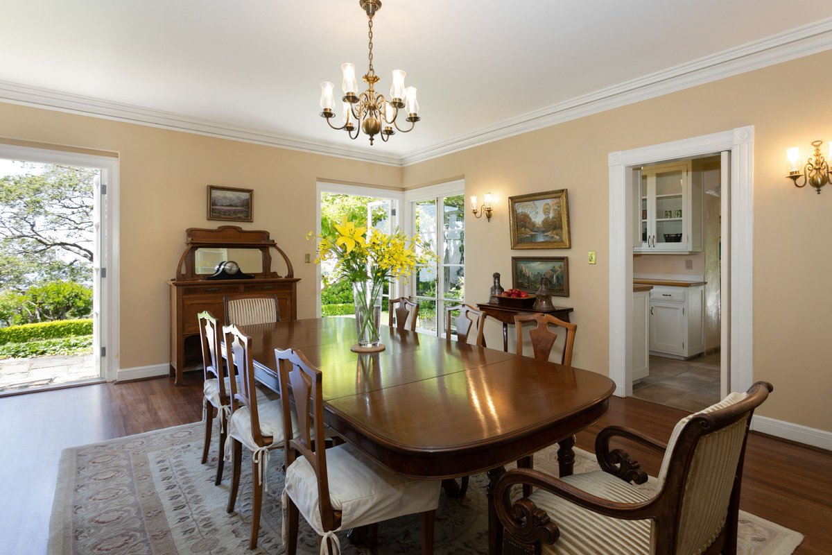 grubbco's tweet photo. This distinguished 1930's home designed by Williams and Wastell enjoys surrounding gardens and captures broad Bay views!:
https://t.co/8zdGz7NPaF
#berkeley #1930s #berkeleyestate #berkeleyhome #livingroom #diningroom #fireplace #realestate @LeadingRE @LuxuryPortfolio #grubbco https://t.co/tQjukluQPv