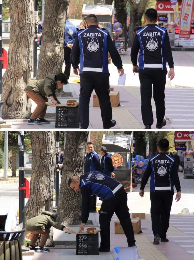 Sokakta simit satan çocuk; Zabıtaların denetiminden geçeceğini sanarak tezgahını toparlamaya çalıştığı sırada, zabıta abileri; senin dükkanın ruhsatlı koçum kaldırma diyorlar. Bu zabıta memuru kardeşlerimi örnek davranışlarından dolayı tebrik ediyorum.