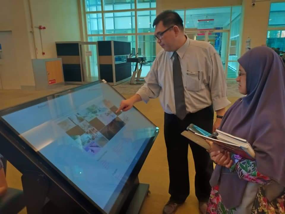 USIMLibrary's tweet photo. 'Impressed'
Keterujaan
Ketika menceritakan kembali pengalaman sepanjang Lawatan Penandaarasan Sistem Akses Terbuka USIM.
Diharapkan hasrat untuk melaksanakan misi akses terbuka tercapai.
InsyaAllah.
DOAkan KAMI
#nus #ntu #nlb #benchmarkingvisit https://t.co/8jShfqE8Ro