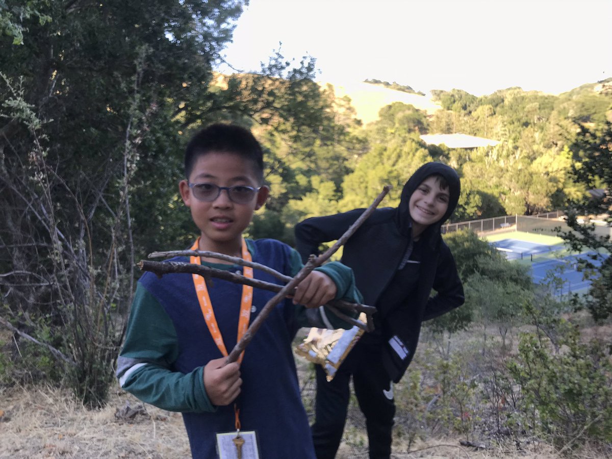 ELSSportsCamp's tweet photo. Our #ELSCampers taking a sunset nature walk through gorgeous Sleepy Hollow in the North Bay... 🌲 🌳 🌱 #ELSCamps #ELSCampLife #summer #summercamp #summer #hiking https://t.co/g3GkEDbgsG