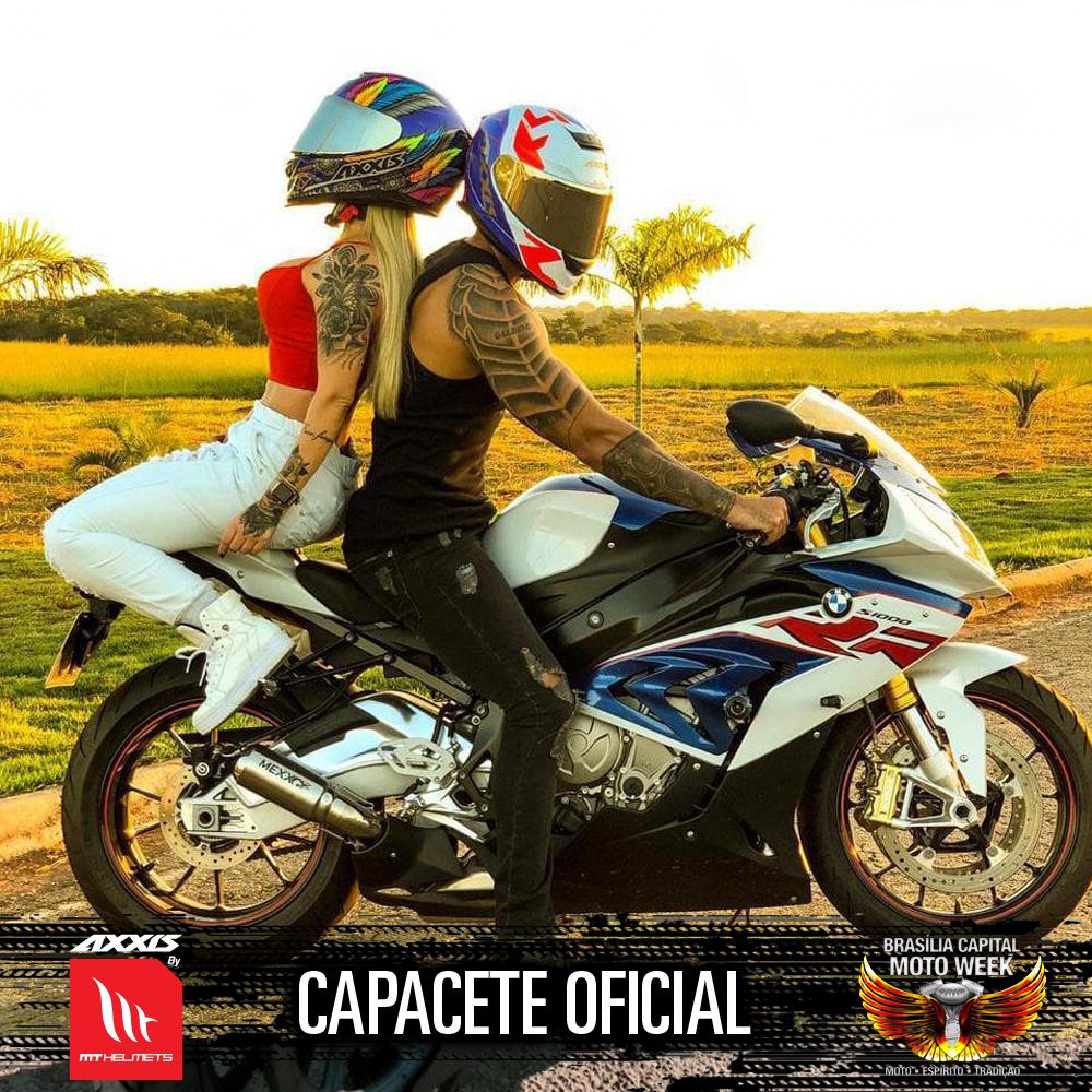 capitalmotoweek's tweet photo. A Axxis é o capacete oficial do maior evento de motociclismo da América Latina #BCMW, e está presente no evento com um estande fantástico, expondo e vendendo a linha completa dos Capacetes que estão dominando o mercado brasileiro por sua tecnologia, design, conforto e segurança. https://t.co/MEuScFD8Nq