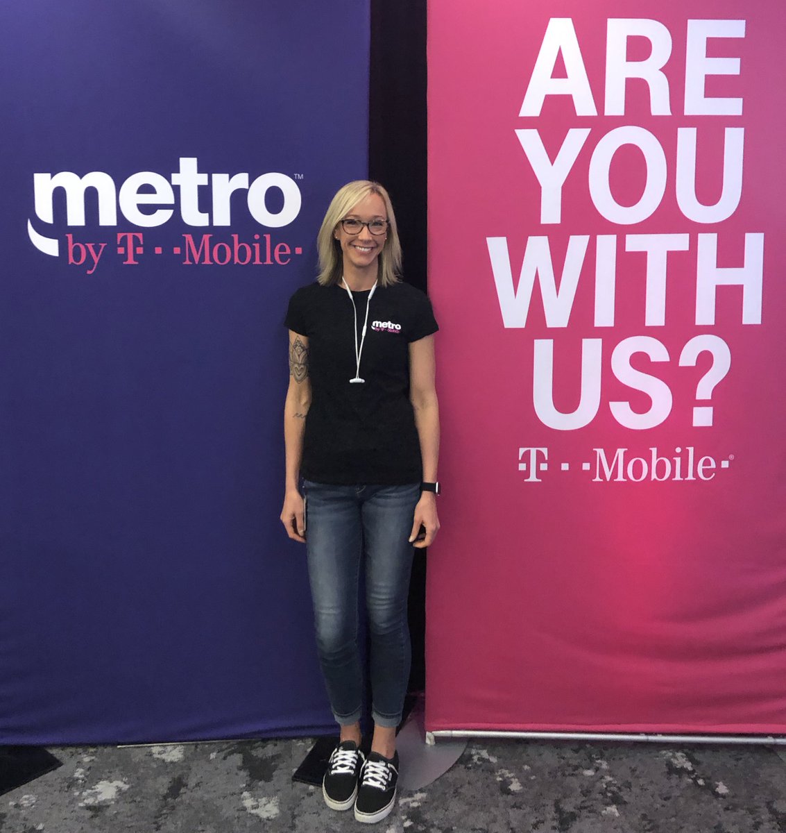 BrittaniZsido's tweet photo. It’s been a rather exciting FriYAY here at TMO HQ @TMobile @MetroByTMobile @TracyLangeMetro @JonFreier @TOPsFrontline #purplelife #teamofpros #frontline #retail https://t.co/Gjd98hoW3u