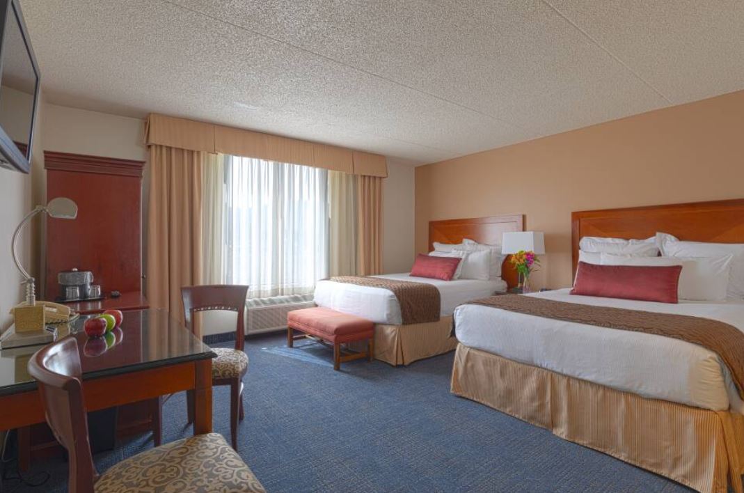 CoastWenatchee's tweet photo. When your travels bring you to #Wenatchee, stay at our hotel to be located within walking distance of downtown, #PybusPublicMarket, great #winetasting rooms, & more! Enjoy many complimentary amenities such as parking & WiFi. https://t.co/hQCHbe9xTj