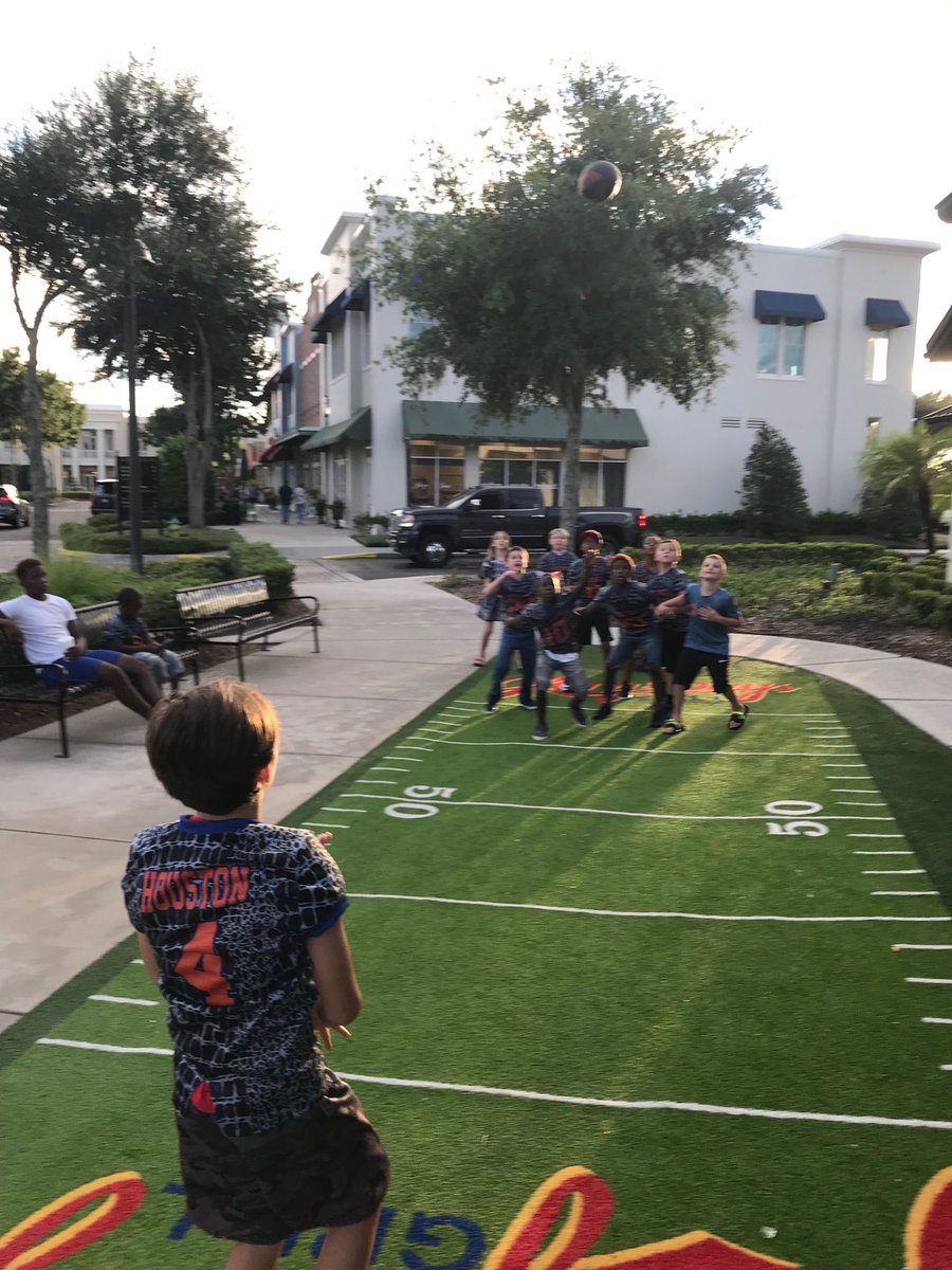 cc11houston's tweet photo. ⁦@LOLGatorsPAL⁩ ⁦@GloryDaysGrill⁩ https://t.co/vpCE0VkBzH