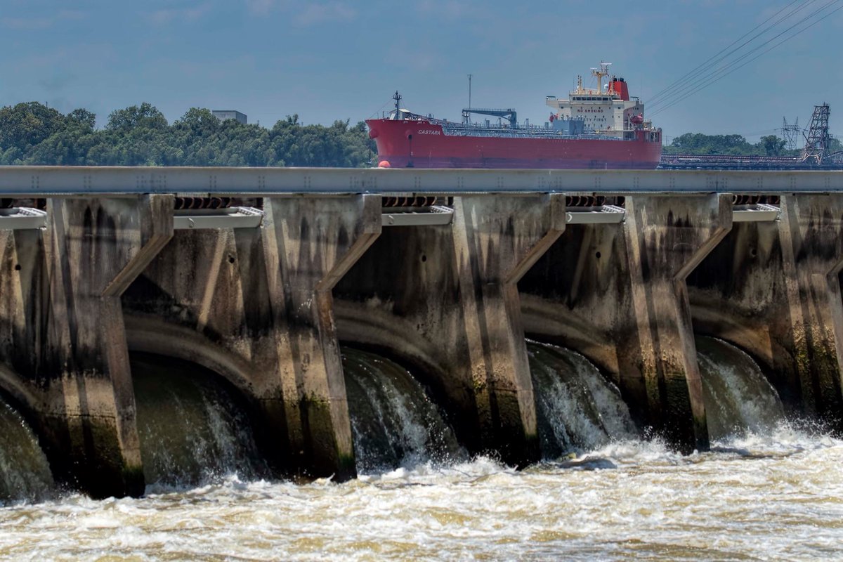 Riding high on the #MississippiRiver at #BonnetCarre #spillway #opticalillusion