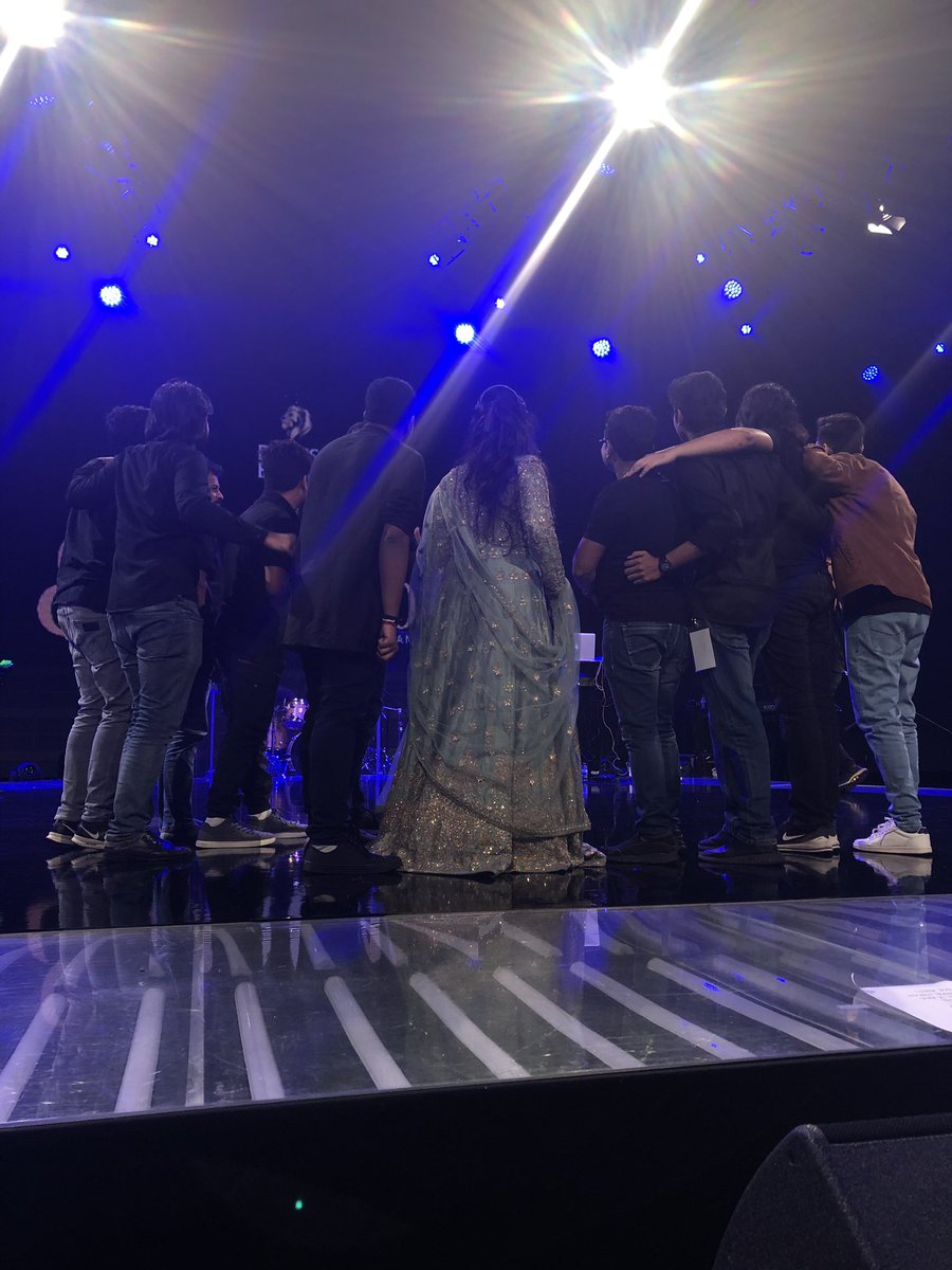 humblemumble2k's tweet photo. @shreyaghoshal @TusharrJoshi thank you for mesmerizing us at #ShreyaGhoshalLiveInSingapore2019 @TusharrJoshi congrats on fabulous debut with @shreyaghoshal ,so many wonderful songs ... #jugrafiya @mrunal0801 @iHrithik #Super30 #slowmotionsong @ShekharRavjiani #ShreyaGhoshalDay https://t.co/5qhVpfoPsg
