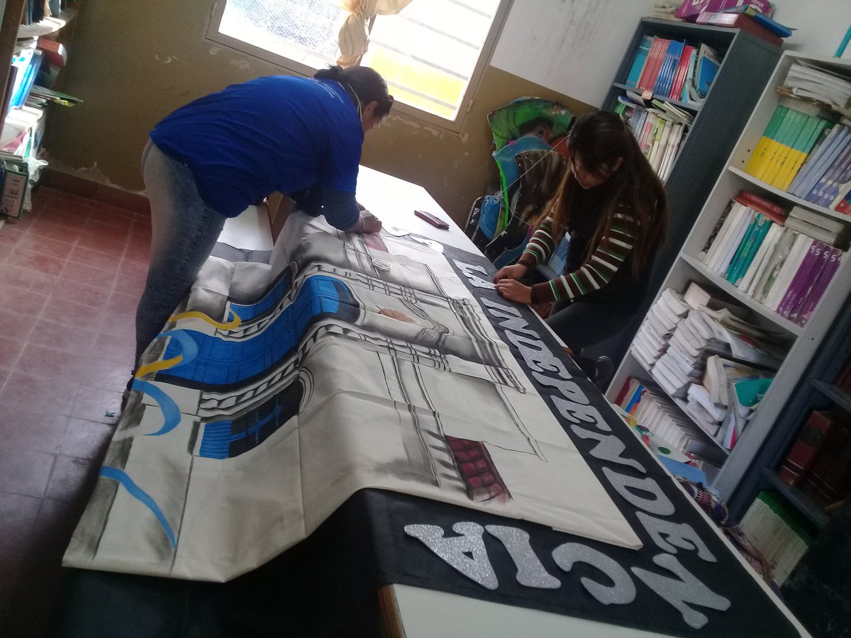 Valegu1985's tweet photo. #EducadoresATR #SomosCAI16 #EscuelaLapachoUno #TARTAGAL Articulando con la escuela formal. @fguillesaavedra @artydance23 @patriciapinasco @AlancayDel @romyalancay @MariteLescano @Jesusig94 https://t.co/SoNBQhsoG7