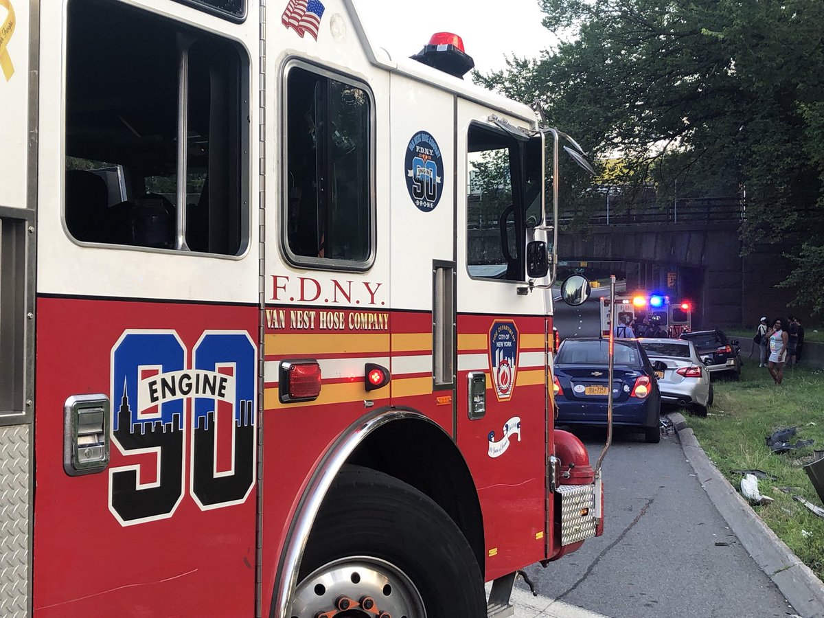 FDNY's tweet photo. #FDNY members from #Engine90 #Station19 #Station26 operated on scene of a motor vehicle accident earlier this evening on the Bronx River Parkway. Currently two non-life-threatening injuries are reported. https://t.co/qBfk4bbr6a