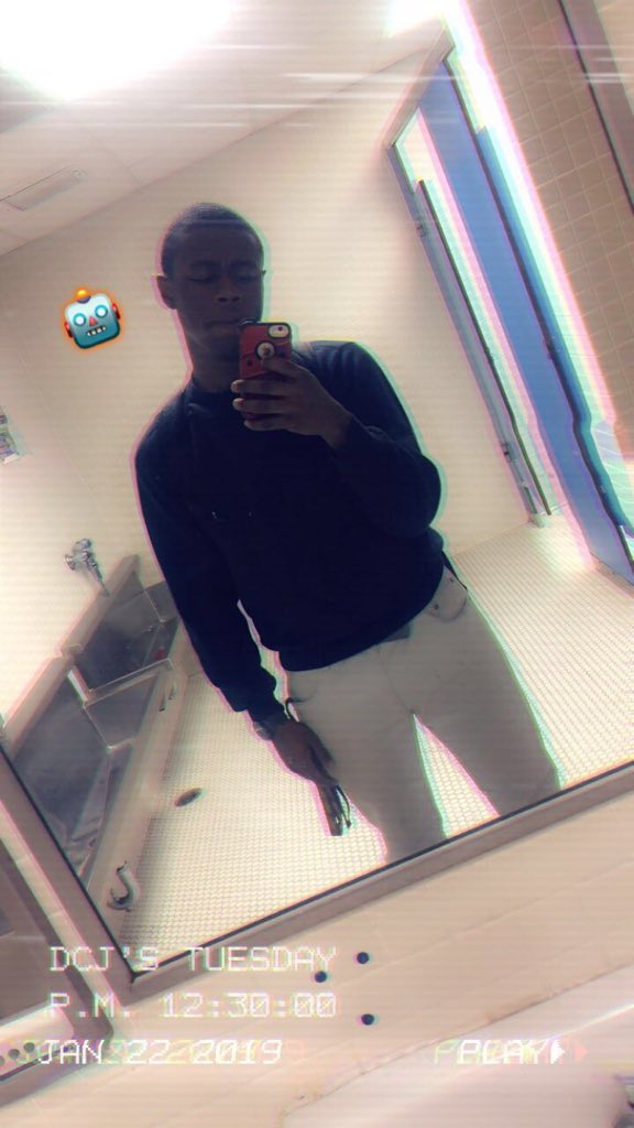 DCJ2Timesss's tweet photo. #WhosWhoOfSU 
-Dedrick Jones
-Junior
-Music Ed. Major
-Memphis, TN https://t.co/jG7XT4E8IT