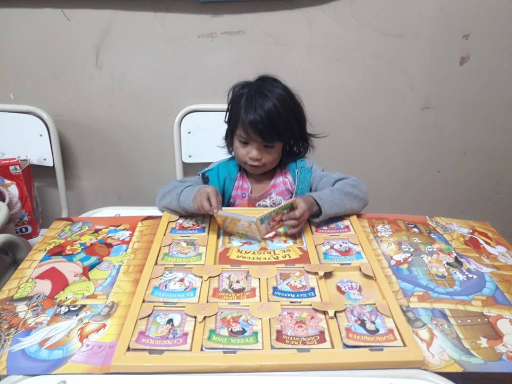Valegu1985's tweet photo. #EducadoresATR #SomosCAI16 #EscuelaLapachoUno #TARTAGAL  
Fortaleciendo la lecturade los pequeños. @fguillesaavedra @patriciapinasco @artydance23 @AlancayDel @romyalancay @MariteLescano @Jesusig94 https://t.co/13PmuhLGc8
