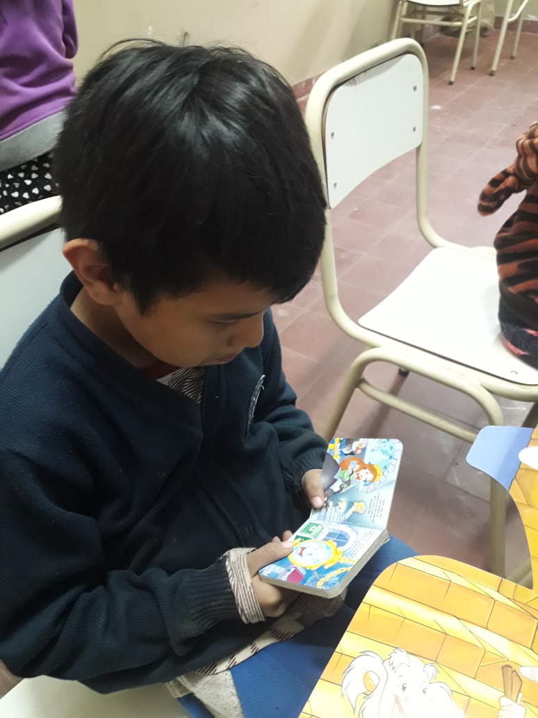 Valegu1985's tweet photo. #EducadoresATR #SomosCAI16 #EscuelaLapachoUno #TARTAGAL  
Fortaleciendo la lecturade los pequeños. @fguillesaavedra @patriciapinasco @artydance23 @AlancayDel @romyalancay @MariteLescano @Jesusig94 https://t.co/13PmuhLGc8