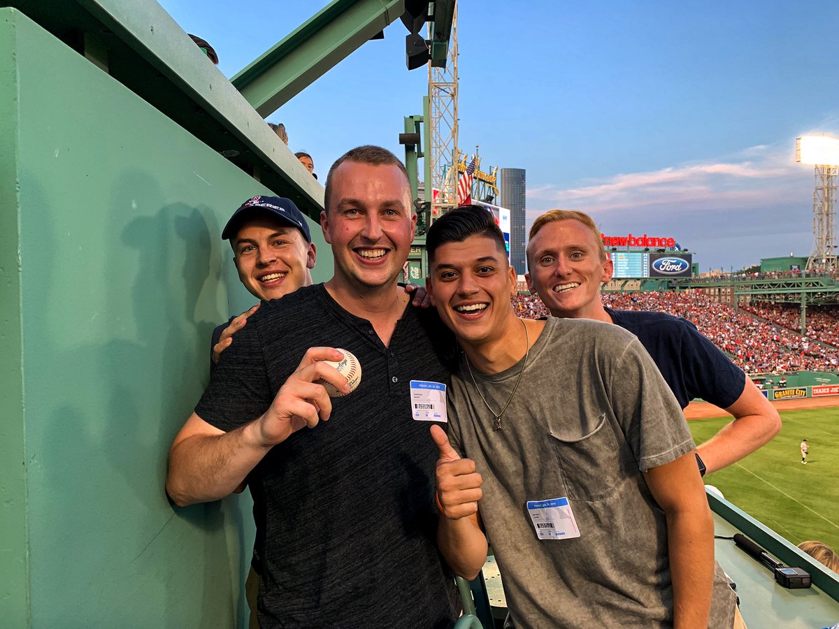 MLBNetwork's tweet photo. Catching @mookiebetts’ homer on top of the Green Monster = night made!

@RedSox | #MLBNShowcase | #TheRivalry https://t.co/E9oVaCO6FA