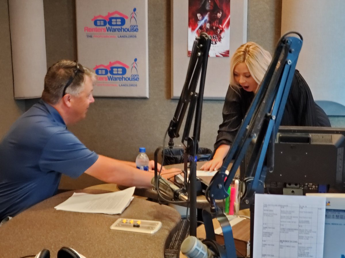 Affinity_Plus's tweet photo. What was your favorite part of #OVERTIME tonight? We had a few. One of them was definitely surprising @CarlyAplin with a donation supporting #GIVE16. https://t.co/h8M8ONKyKT