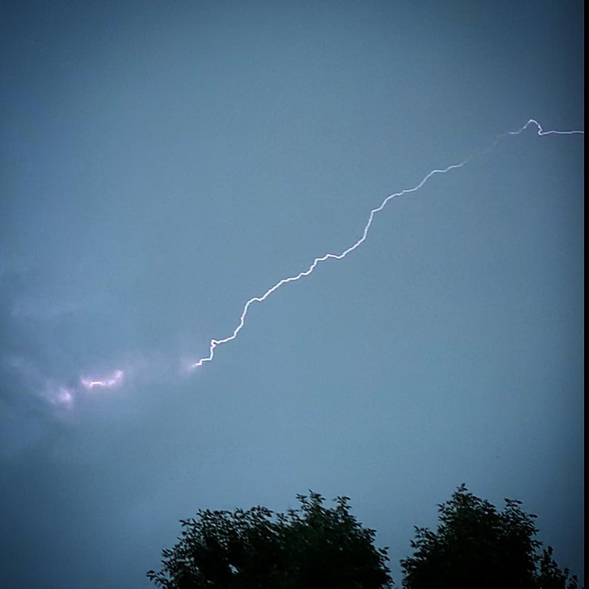 Puk_Upstart's tweet photo. Little storm rolling through https://t.co/a1QyZo99BB