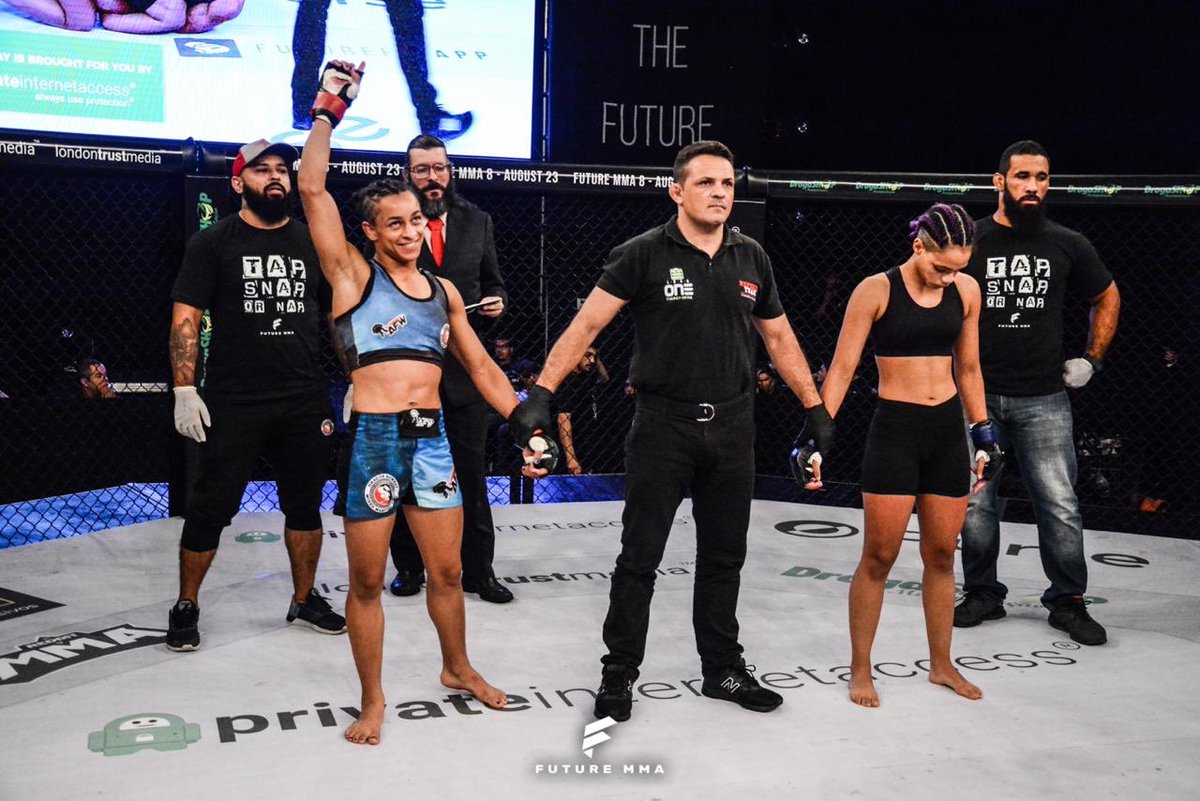 futurefc_mma's tweet photo. Viรบva Negra def. Jainne Aguiar by submission (guillotine choke) at 49s of R1 #futurefc #futuremma #futuremma7 #mma https://t.co/iw5hIxx2hz