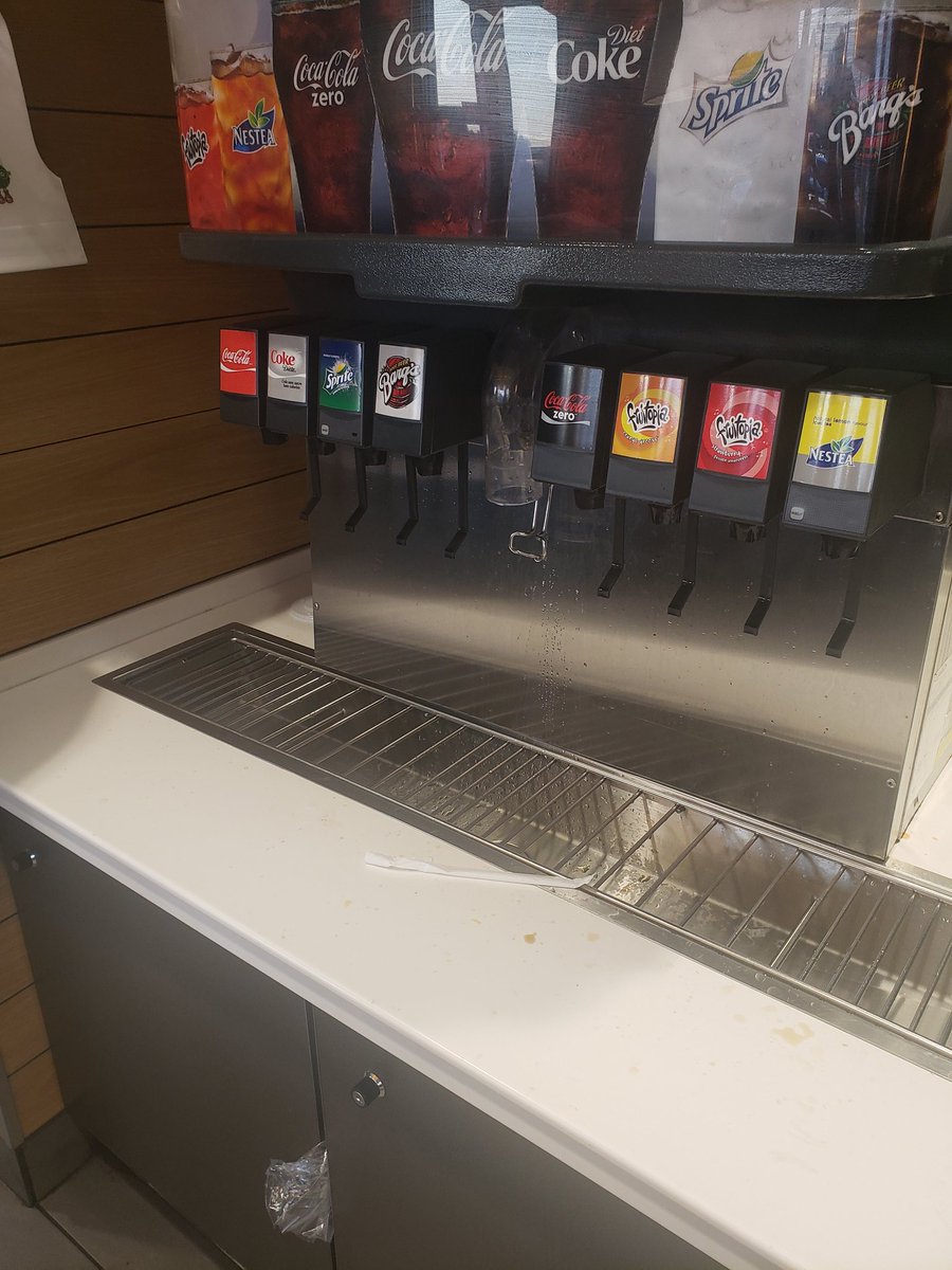 CNDNTrucker32's tweet photo. @McDonaldsCanada was at Store #40059 in Prescott Ontario and this was totally unacceptable and disgustingly dirty. Not to mention they messed up our order...... https://t.co/22isOuTioC