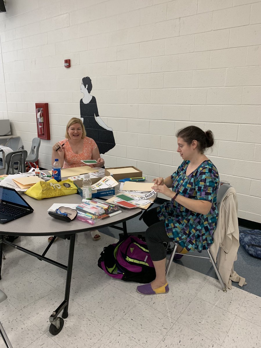 Baccus5's tweet photo. Wonderful day collaborating and working on projects for Reading Workshop Makerspace after a week filled with excellent   training from some inspirational educators!! Thank you!! @TCRWP @evihickman1 @UzmaAskari @CardinalRidgeES @ReadingCre https://t.co/UiwnZ3QoxH