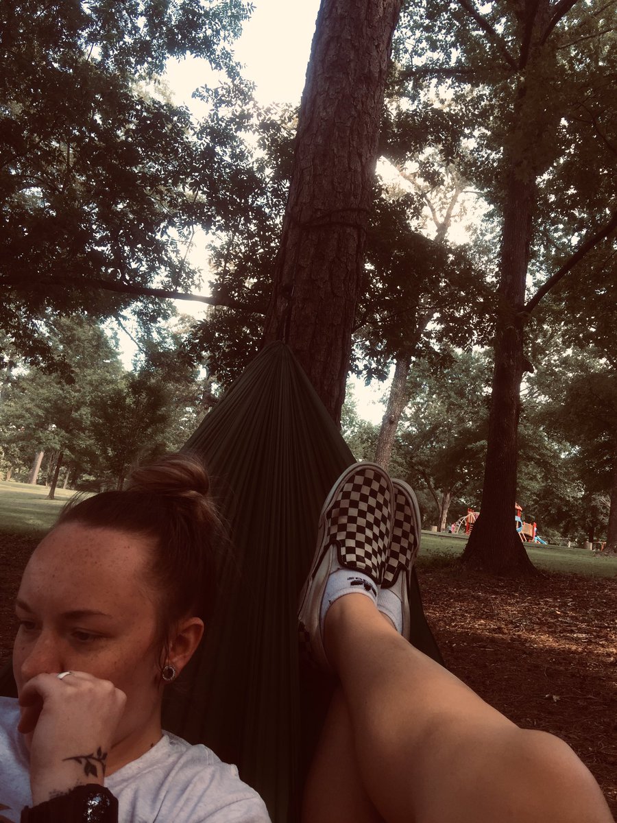 mckennah_'s tweet photo. Hammocing w/ my hunny https://t.co/laVJxLuEfe