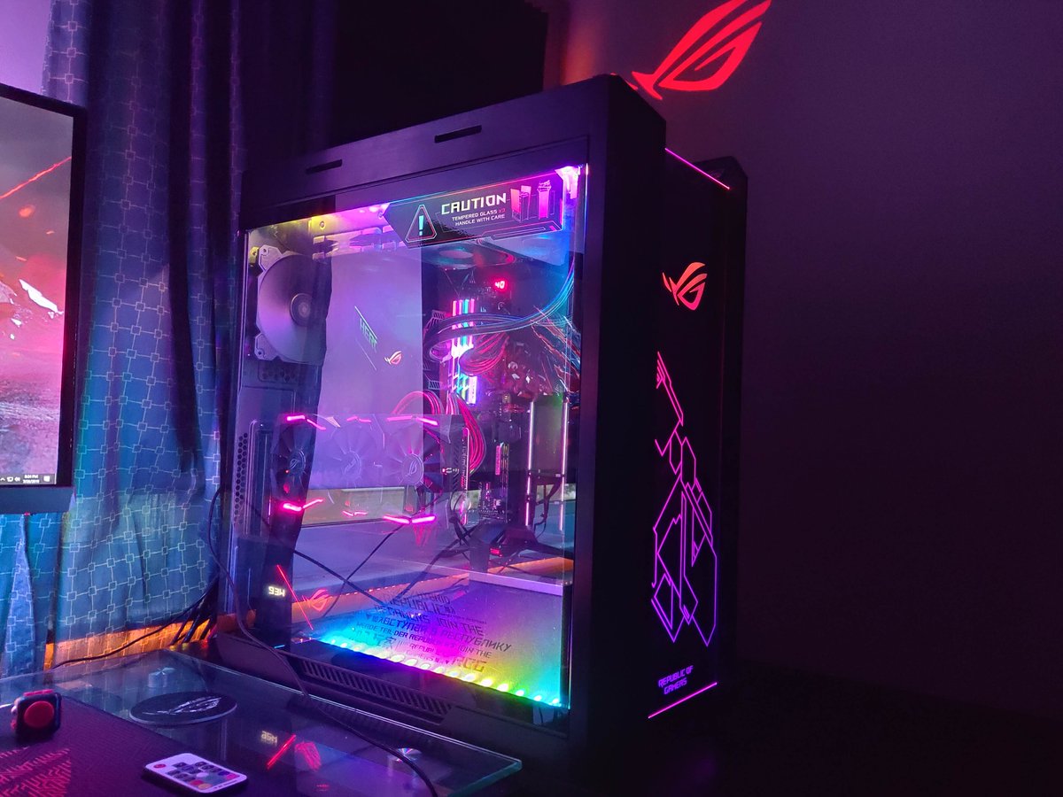 OMGDrAcula's tweet photo. That feeling when you do a full ROG Build. @ASUS_ROGNA @ASUS_ROG @ASUSUSA @e7sense @AKRacing @AKGaudio @WeAreFocusrite Live wallpaper courtesy of @TriumphArts Photos taken on a ROG Phone 😉

#asusrog #ROG https://t.co/HV7MYtZXrB