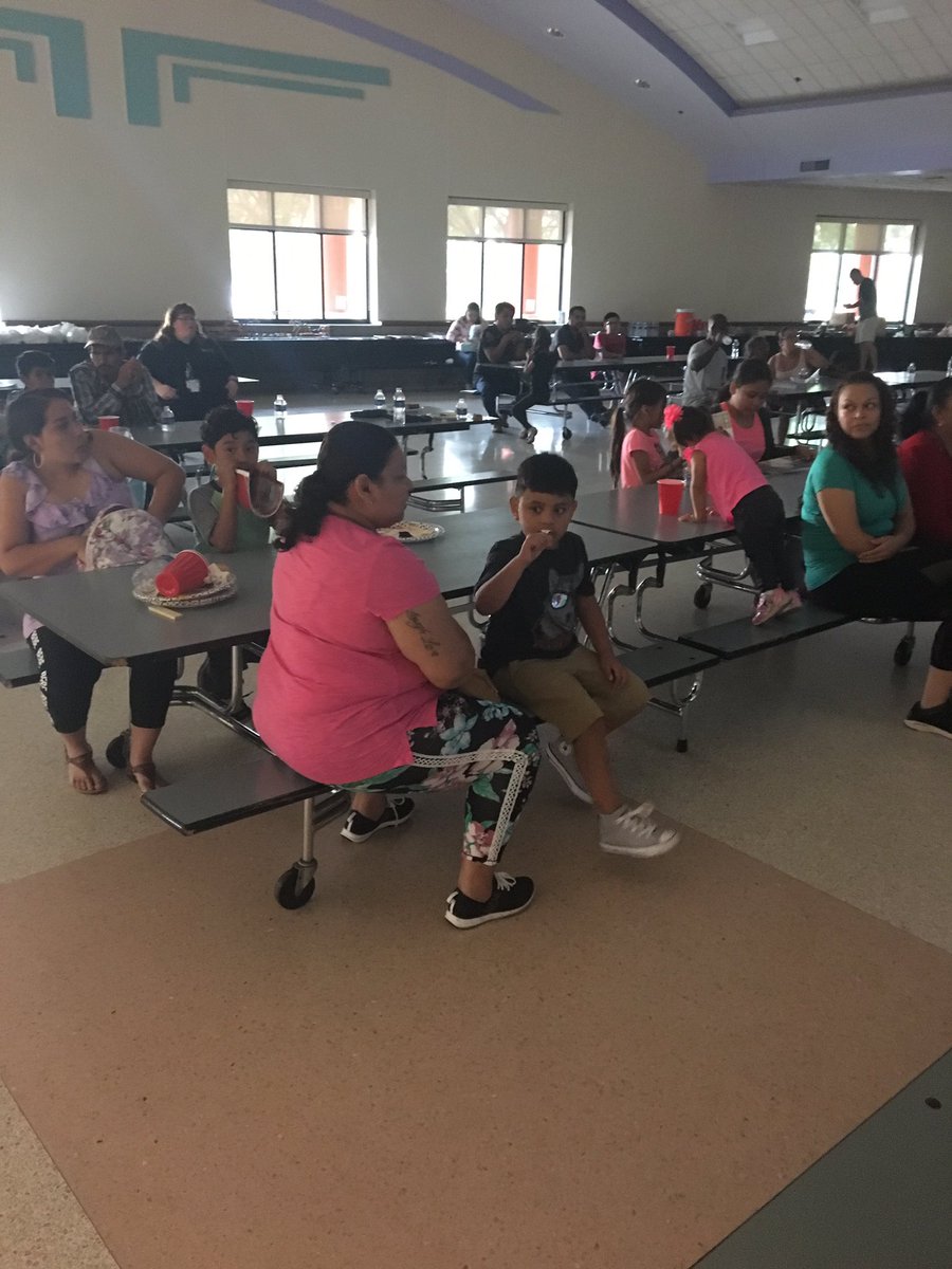 MontiMagic_Supt's tweet photo. What a night to celebrate families and children. Monticello School District begins a Summer adventure for families who do migrant work in three neighboring counties. Here are our kids and staff with their MAGIC smiles 😊#Montimagic https://t.co/QQ03duK6eg