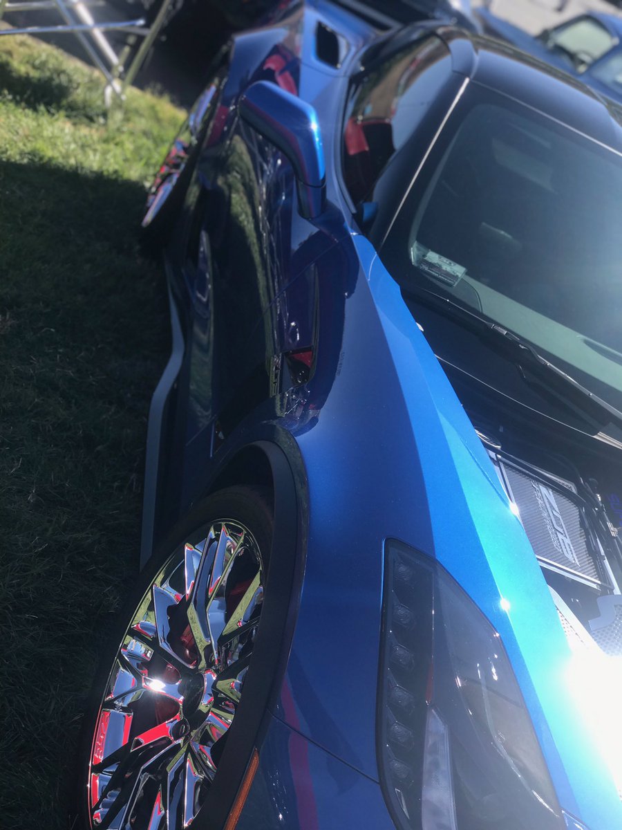 FairfieldPolice's tweet photo. @LtOviatt is giving out his autograph at @RaceSonoma Nationals Friday Night Lights! Bring the family down and see professional drag racing and an awesome car show. @FPD_LindsayP #TopTheCops
#needforspeed #ffpd via @FPD_IleaM https://t.co/RIf4srLjeC