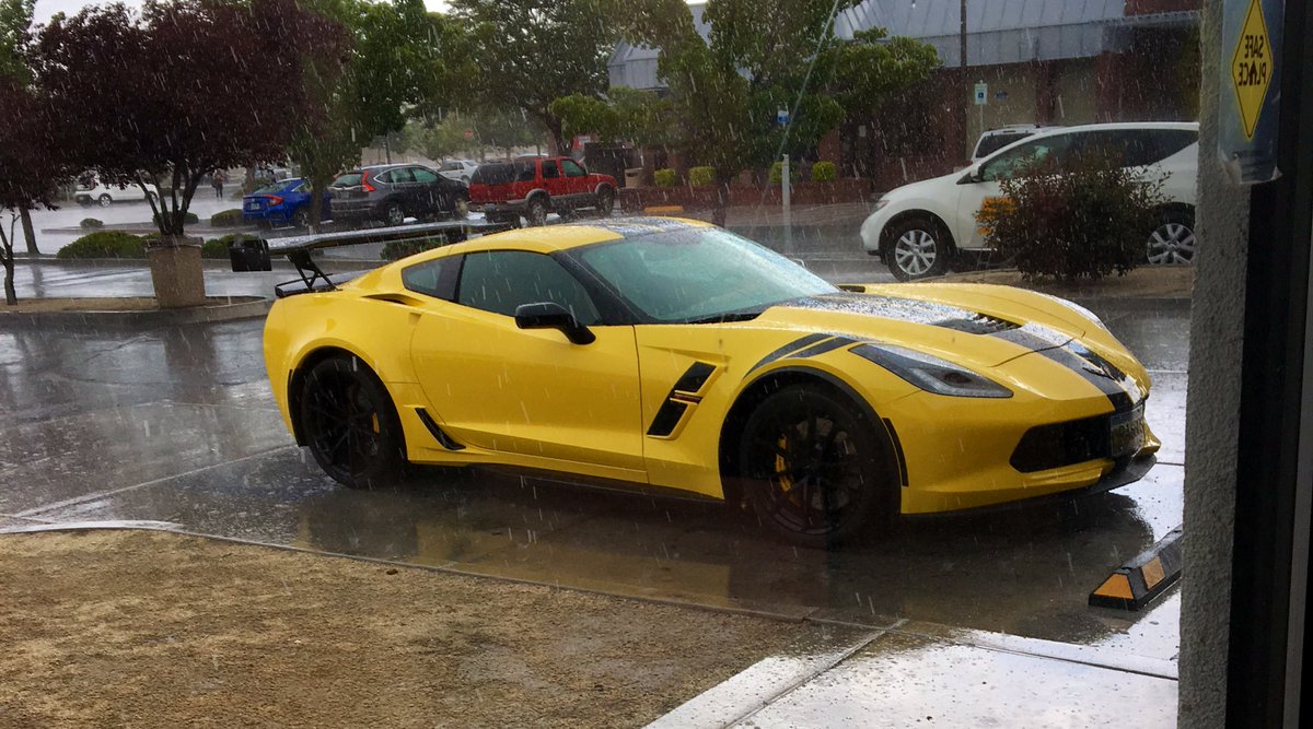 NeilSamra1's tweet photo. Hit Mc Ds &amp; seen a beautiful vet outside 🔥 #BadAssRides #BigPimpin #Corvette https://t.co/ZtzWhOwyvj