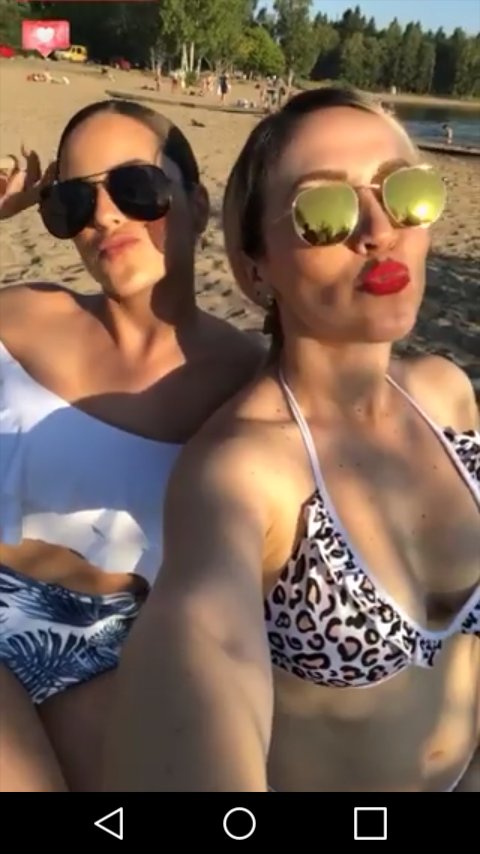 LasMultimedios's tweet photo. @yuliflores  que riquisima te mira con tu amiga tremenda puta como desaria cojerte en la playa con tu amiga 💦💦💦🔥🔥 https://t.co/yPO0DeZU61