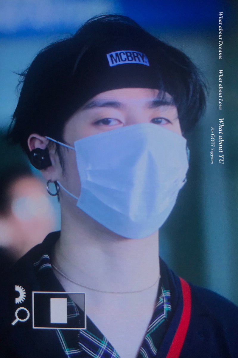 WhatAboutYu1117's tweet photo. 【Preview】190727 ICN
😍😍😍 헤어밴드
#Yugyeom #유겸 #GOT7 #갓세본 https://t.co/IgBgPpHb8K