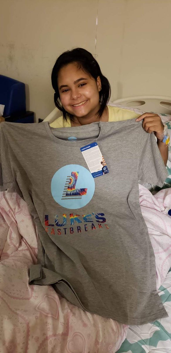 ChildLifeUnited's tweet photo. Another appreciation post for our partners, Luke’s FastBreaks, who kindly provided shirts to kids at San Jorge’s Woman’s and Children’s Hospital. Practicum students assisted in assessing who would benefit by having these excellent shirts. #childlife #childlifestudent https://t.co/mraEsSiJtP