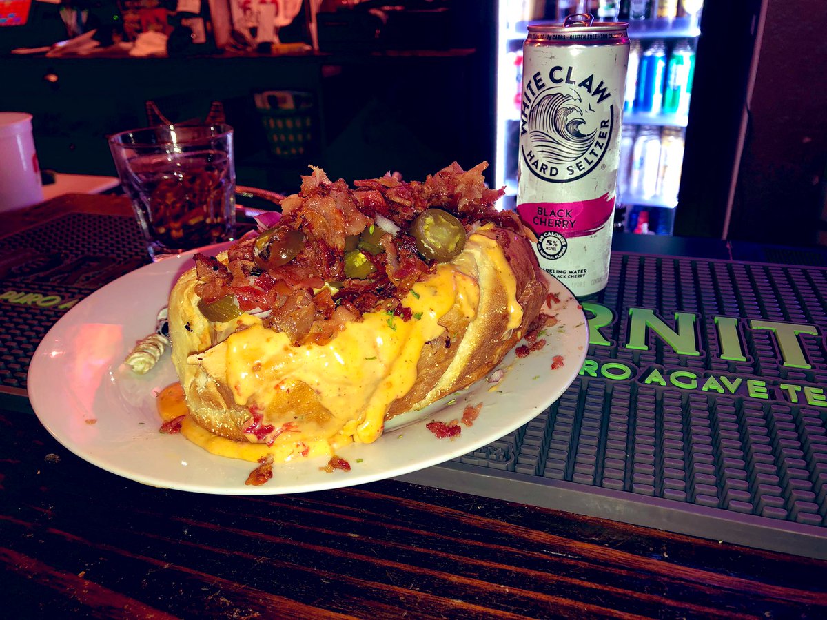 TheWebfootBar's tweet photo. I’ll take two 1/2 Lb Waygu Dogs...Topped with #Webfoot melty cheese, Mac n cheese, Bacon, jalapeños..more bacon...and a #whiteclaw because I can Karen #AndAShot for dessert . . https://t.co/45D5vENMH3